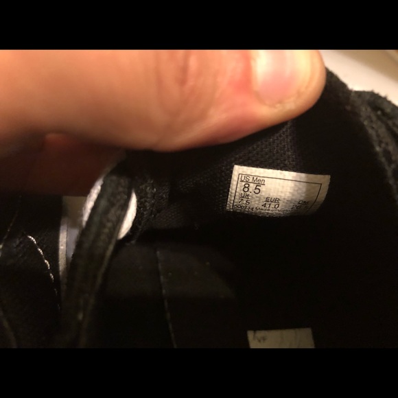 Black and white van - Picture 3 of 4